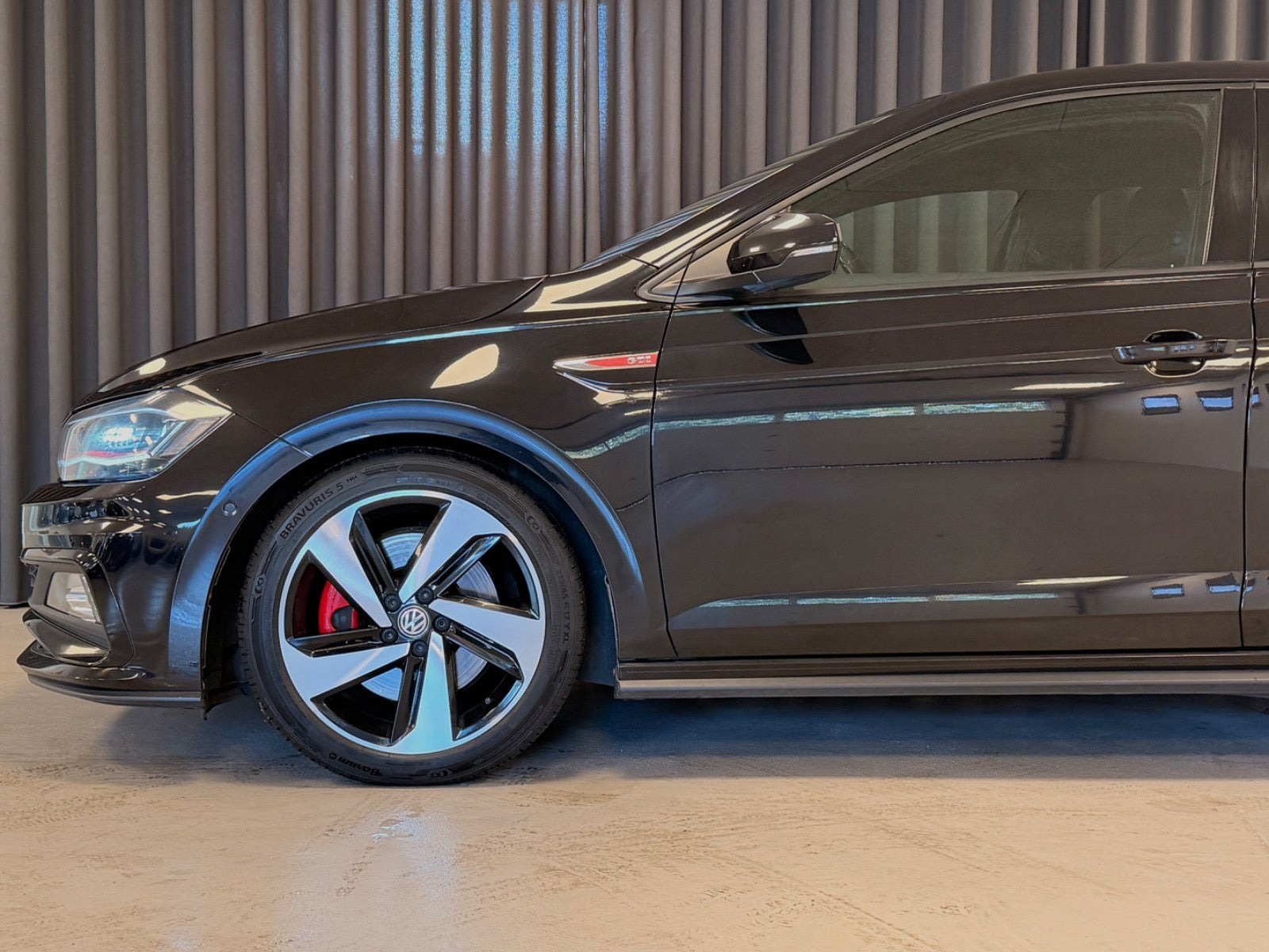 Sort VW Polo fra 2019