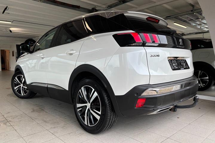 Hvid Peugeot 3008 fra 2018
