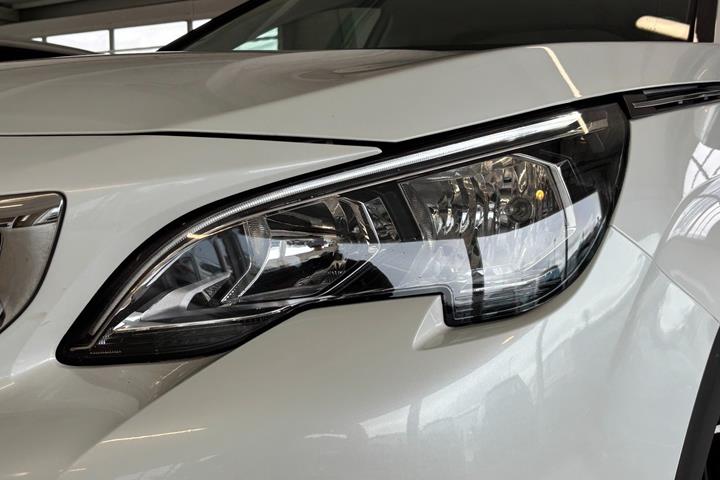 Hvid Peugeot 3008 fra 2018