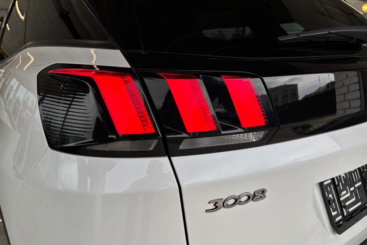 Hvid Peugeot 3008 fra 2018