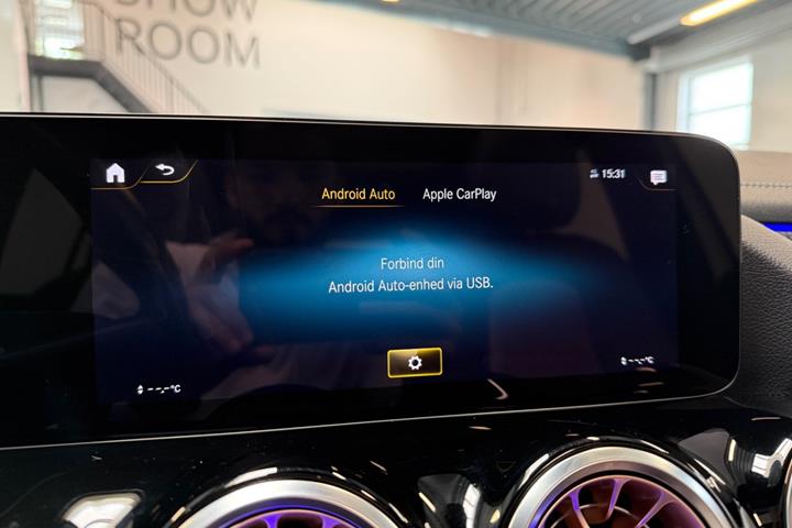 Hvid Mercedes EQA250+ fra 2023