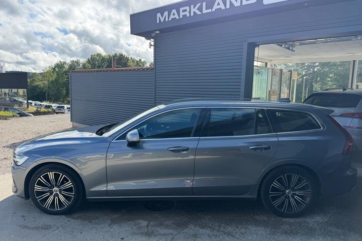 Grå Volvo V60 fra 2019