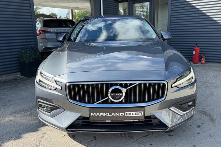 Grå Volvo V60 fra 2019