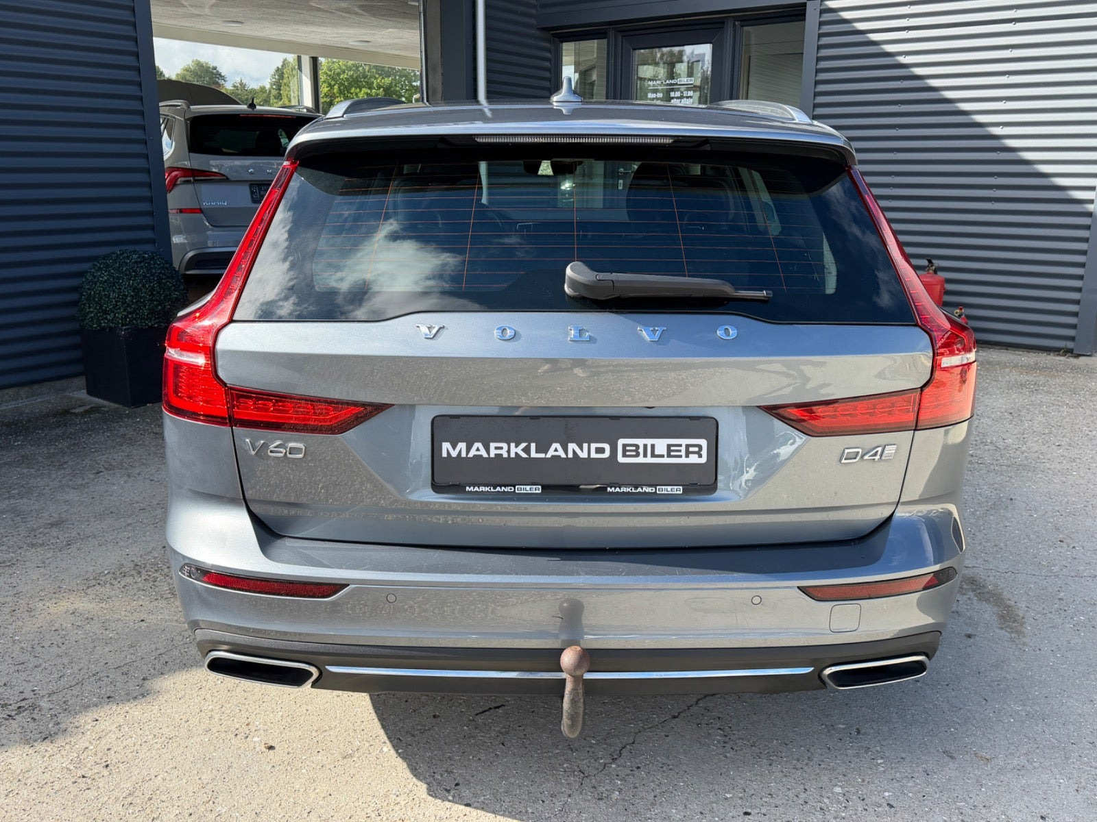 Grå Volvo V60 fra 2019