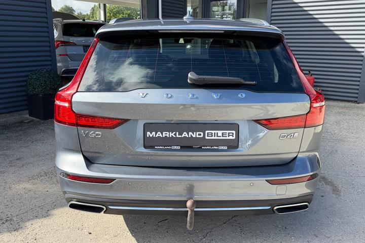 Grå Volvo V60 fra 2019