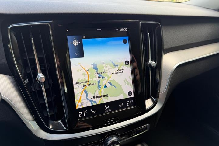 Grå Volvo V60 fra 2019