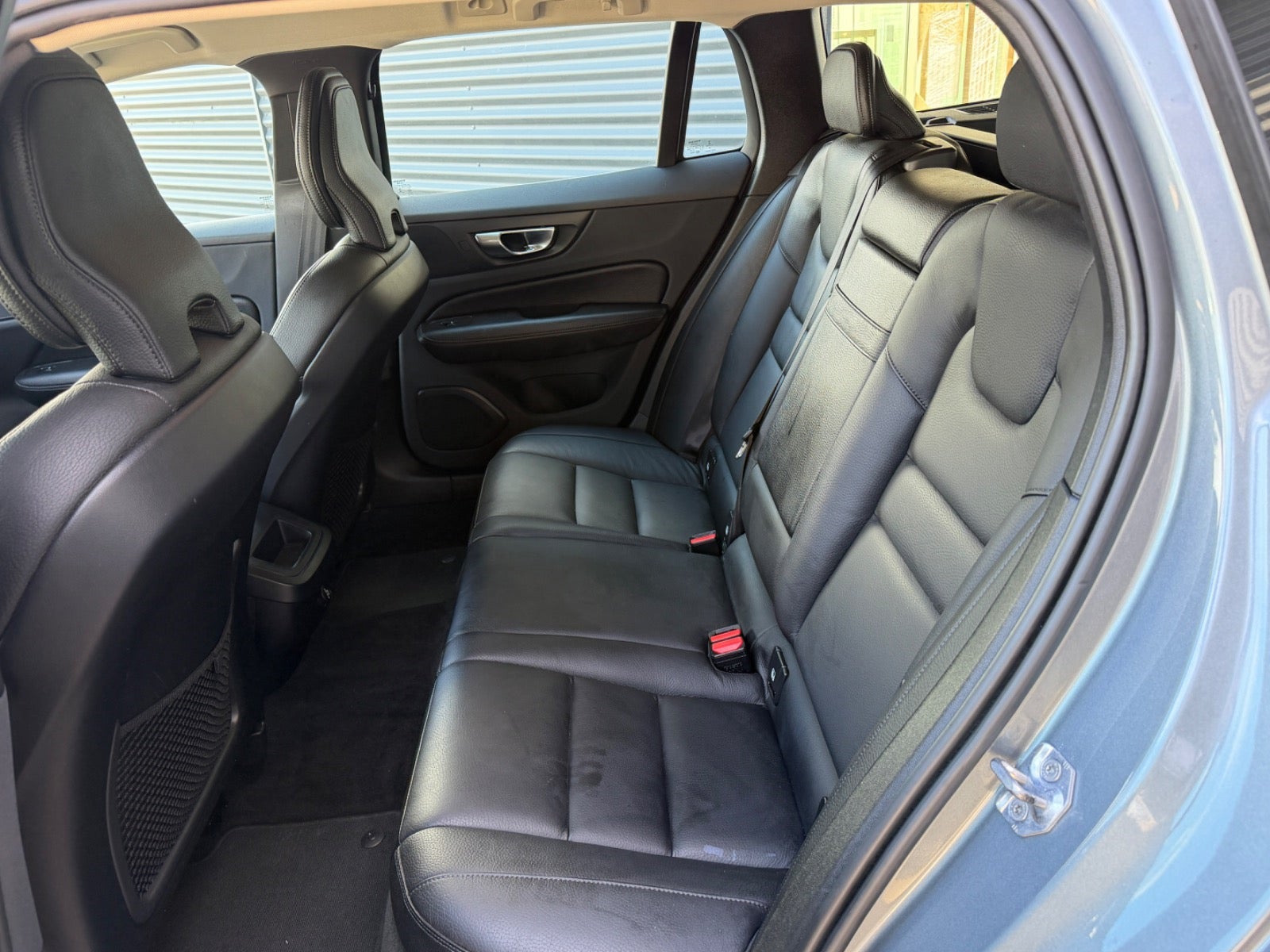 Grå Volvo V60 fra 2019