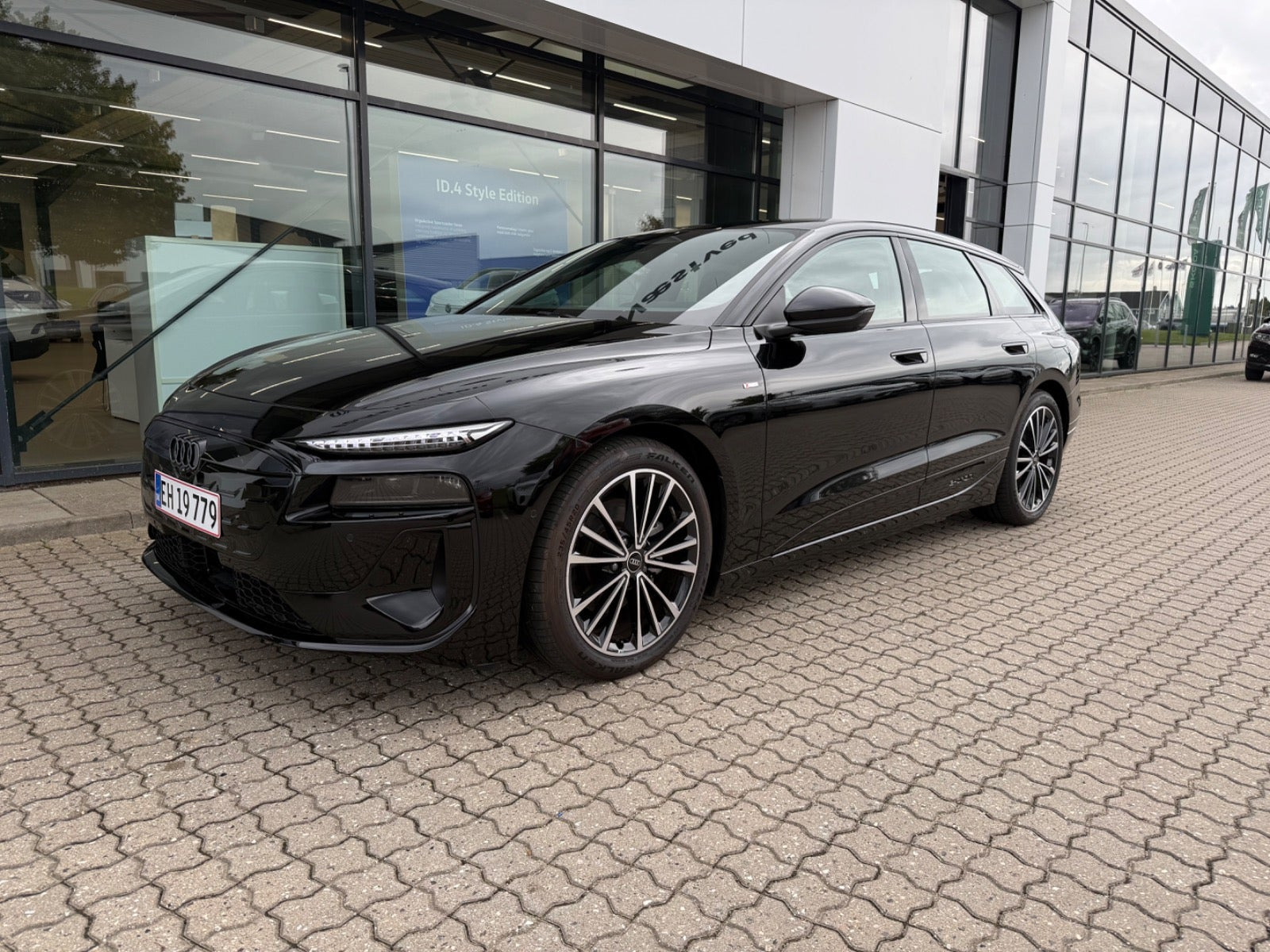 Sort Audi A6 e-tron fra 2025