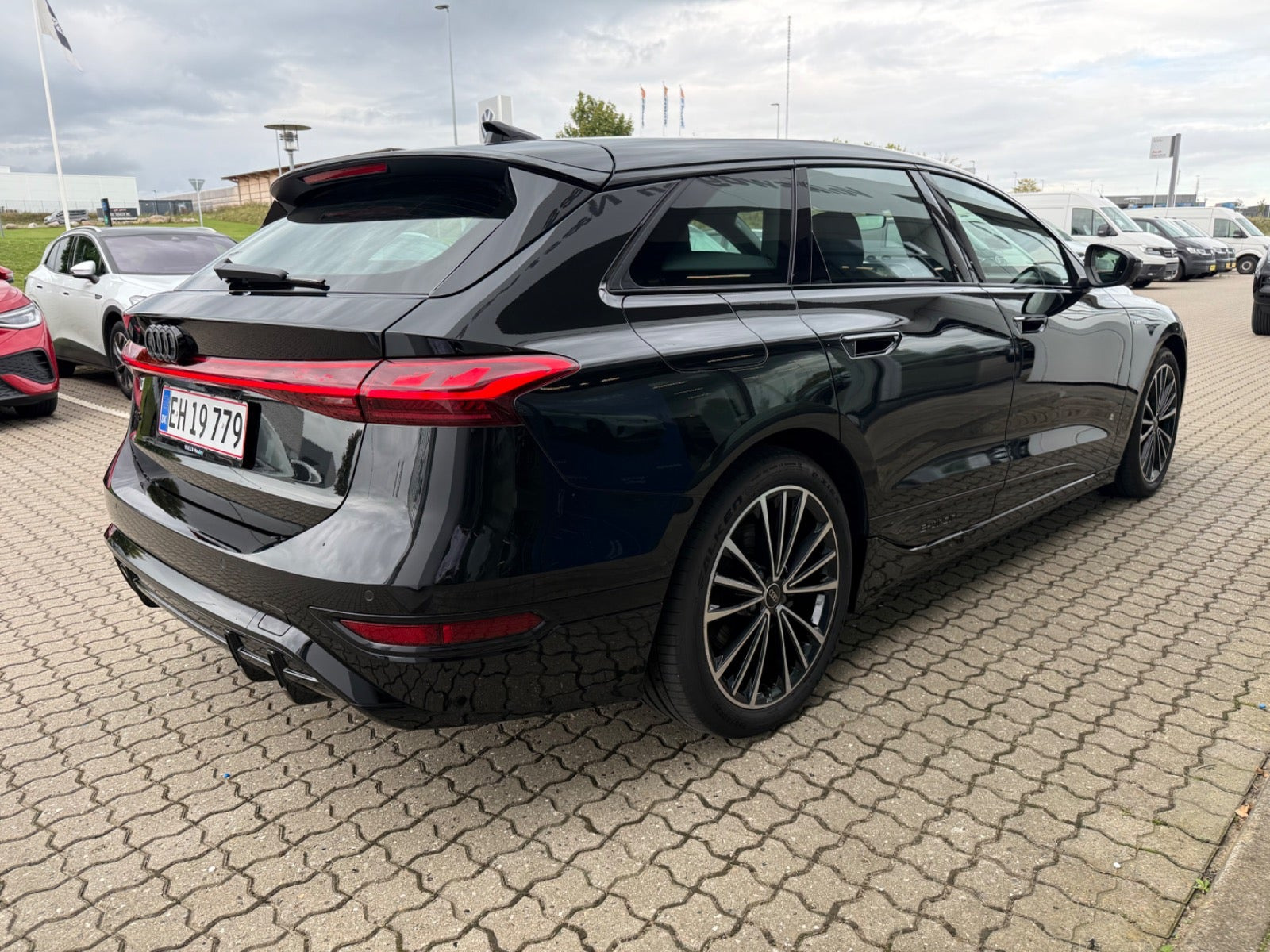 Sort Audi A6 e-tron fra 2025