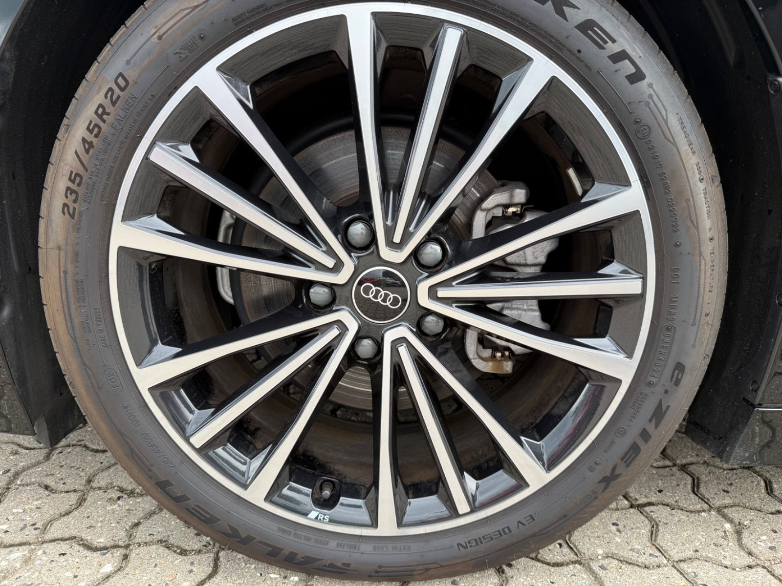 Sort Audi A6 e-tron fra 2025