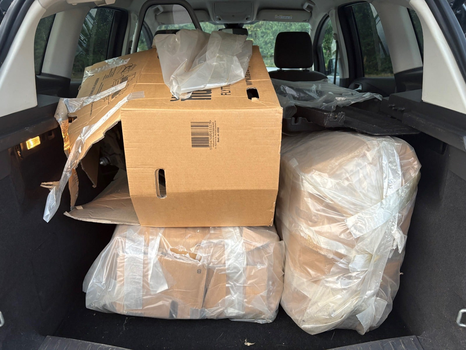 Grå Ford C-MAX fra 2017