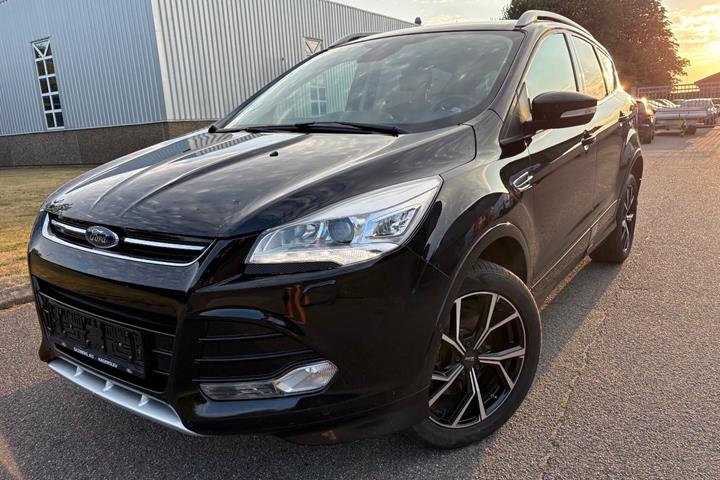 Sort Ford Kuga fra 2017