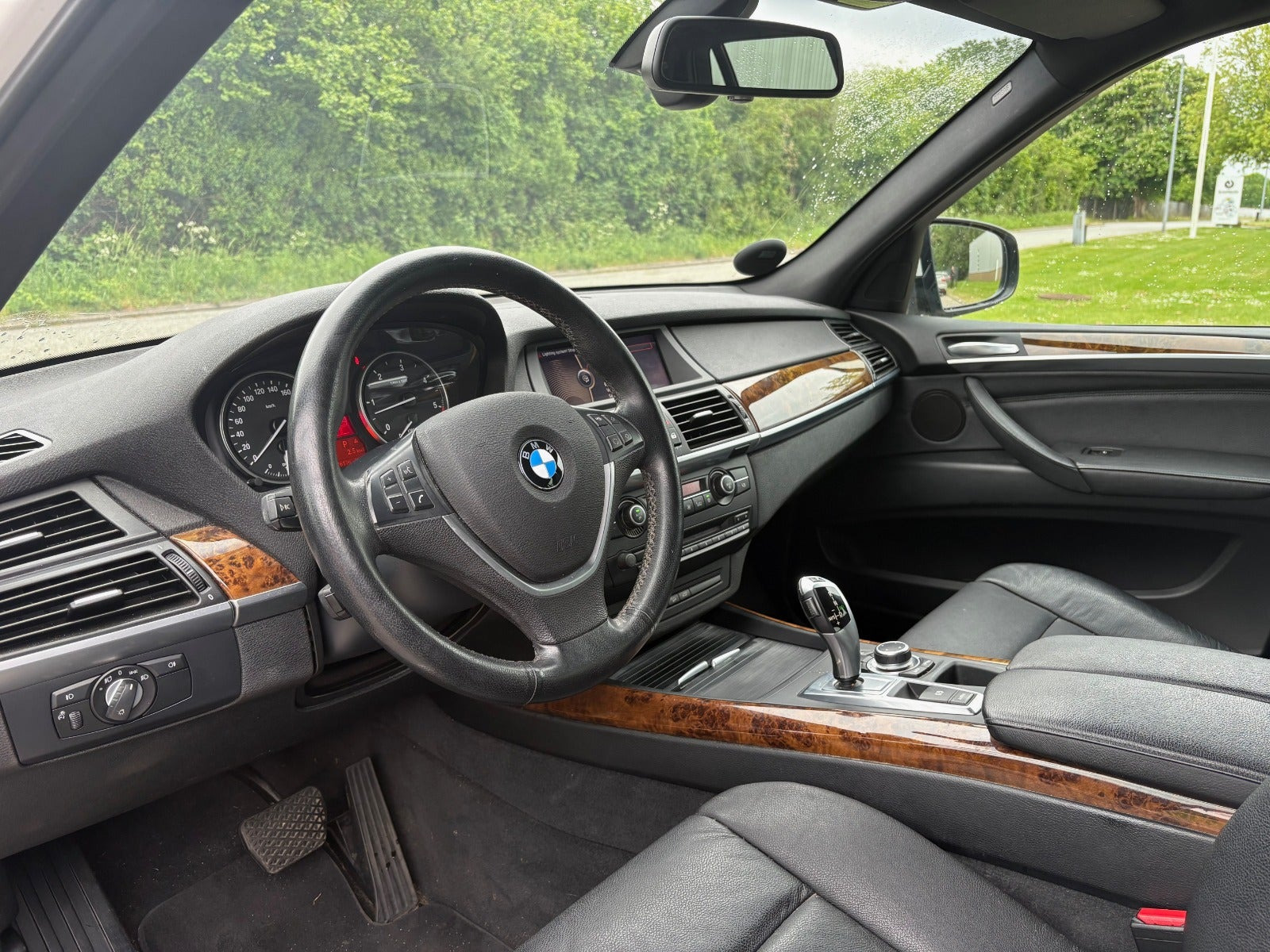Hvid BMW X5 fra 2012