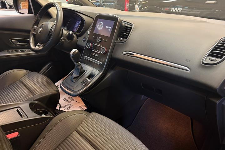 Grå Renault Grand Scenic IV fra 2019