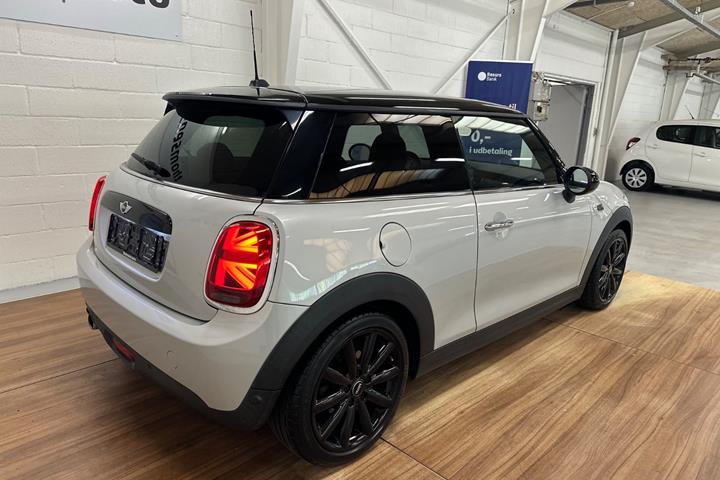 Sølv Mini Cooper fra 2019