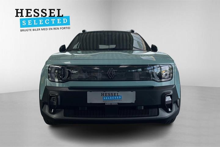 Blå Renault 4 E-Tech fra 2026 set udefra