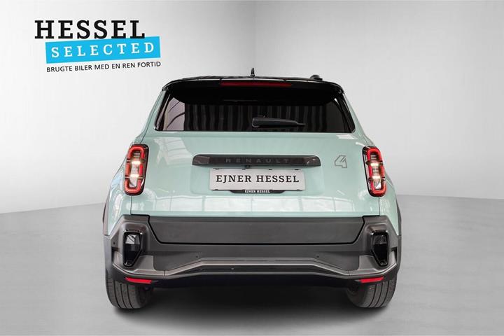 Blå Renault 4 E-Tech fra 2026 set udefra