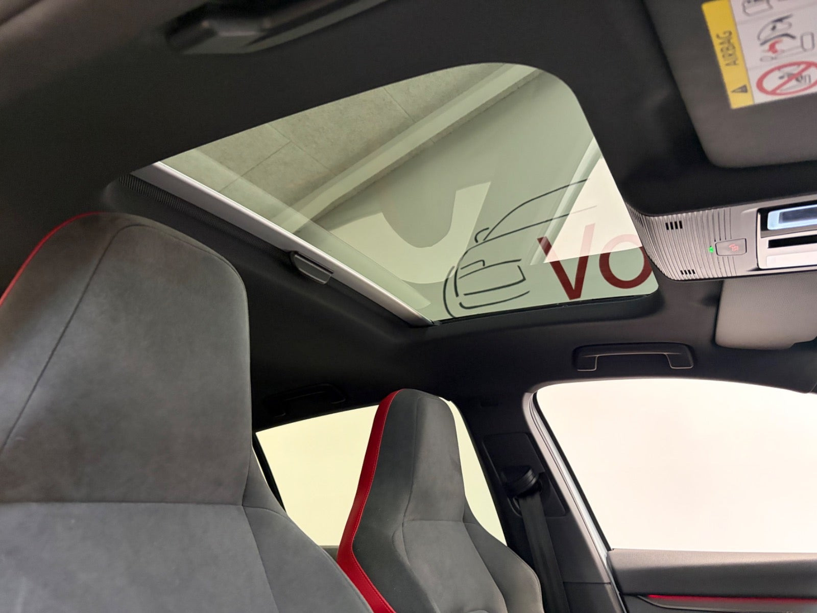 Hvid VW Golf VIII fra 2023