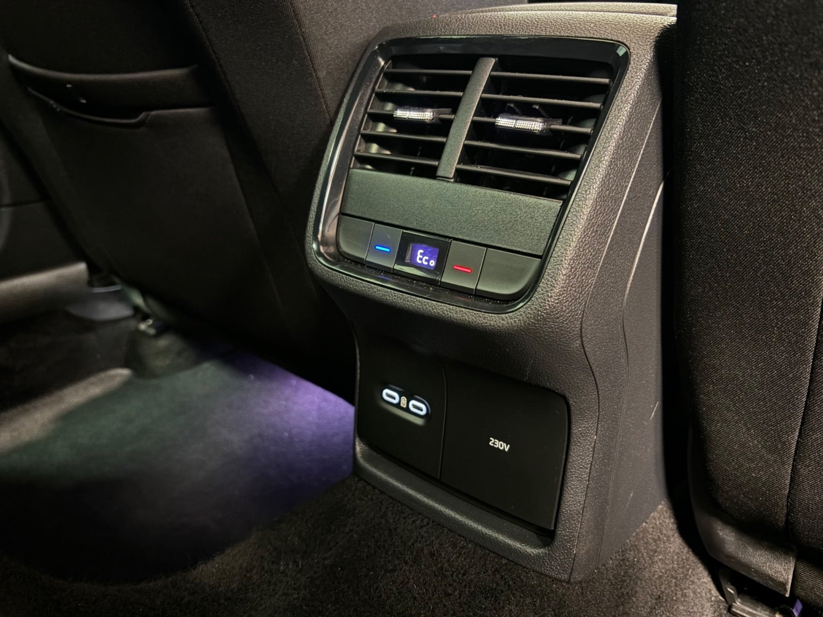 Grå Skoda Octavia fra 2021
