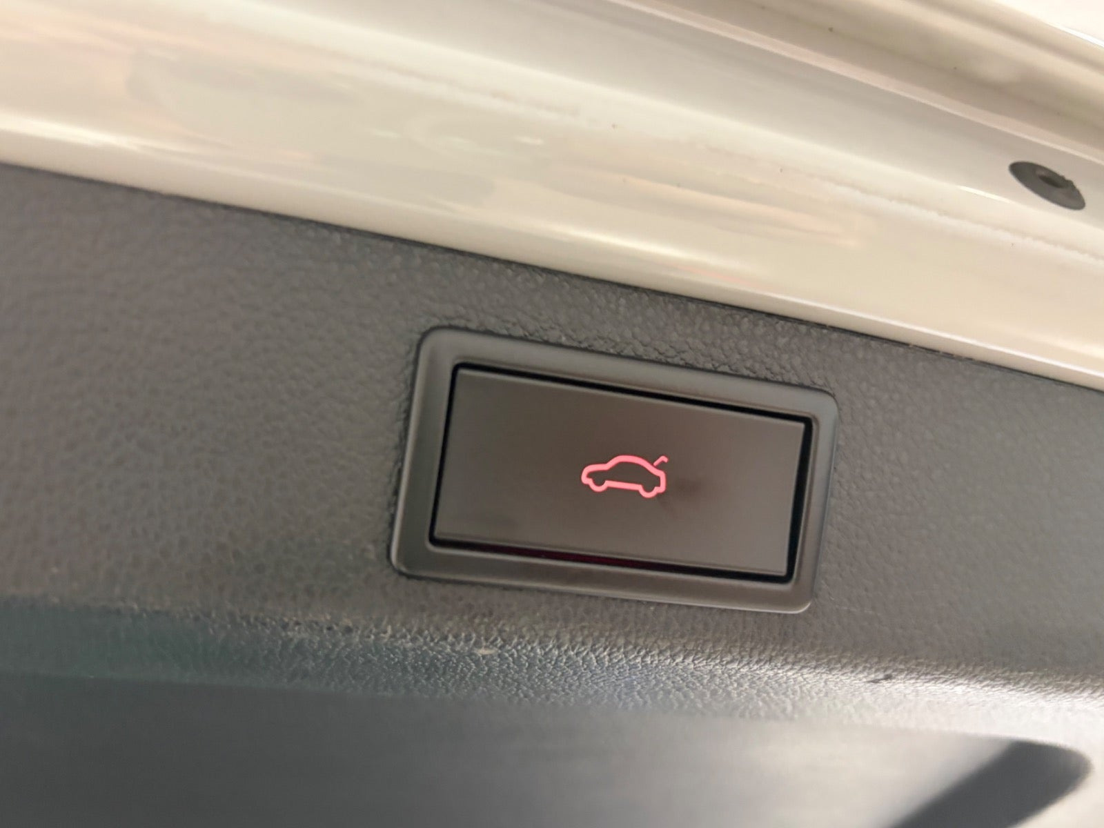 Grå Skoda Superb fra 2020