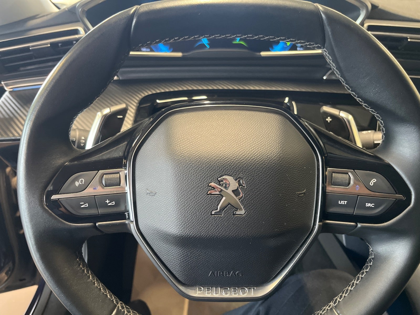Blå Peugeot 508 fra 2021