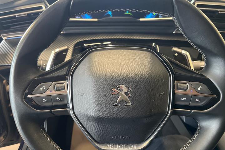 Blå Peugeot 508 fra 2021