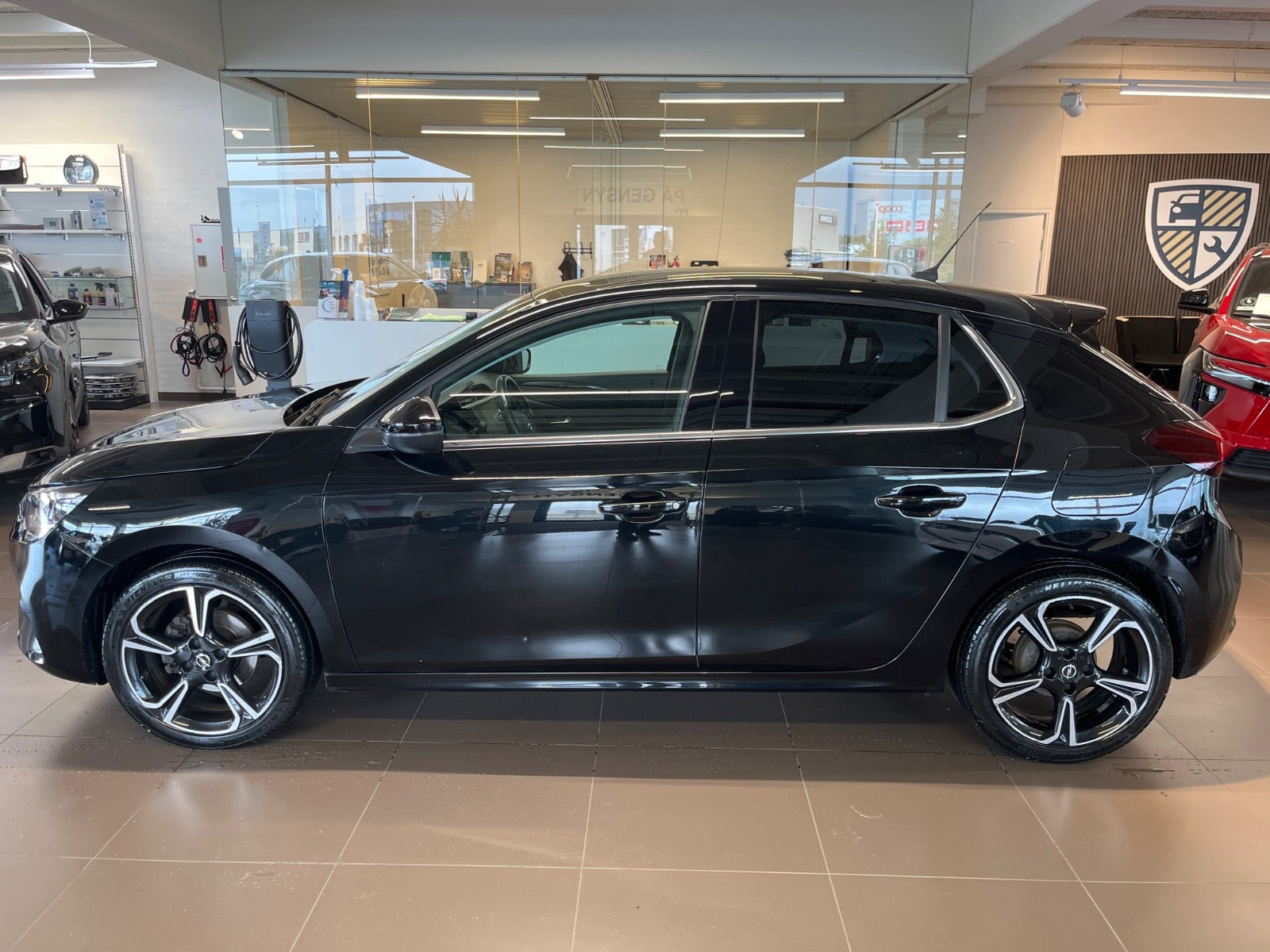 Sort Opel Corsa fra 2021