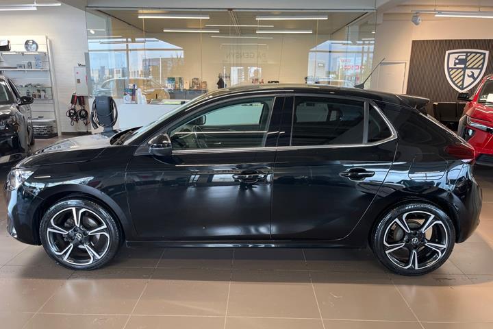 Sort Opel Corsa fra 2021