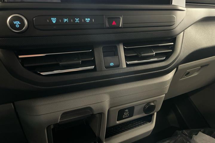Hvid Ford E-Transit Custom 320 L1 fra 2026