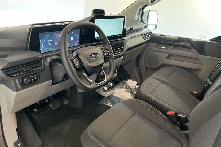 Hvid Ford E-Transit Custom 320 L1 fra 2026