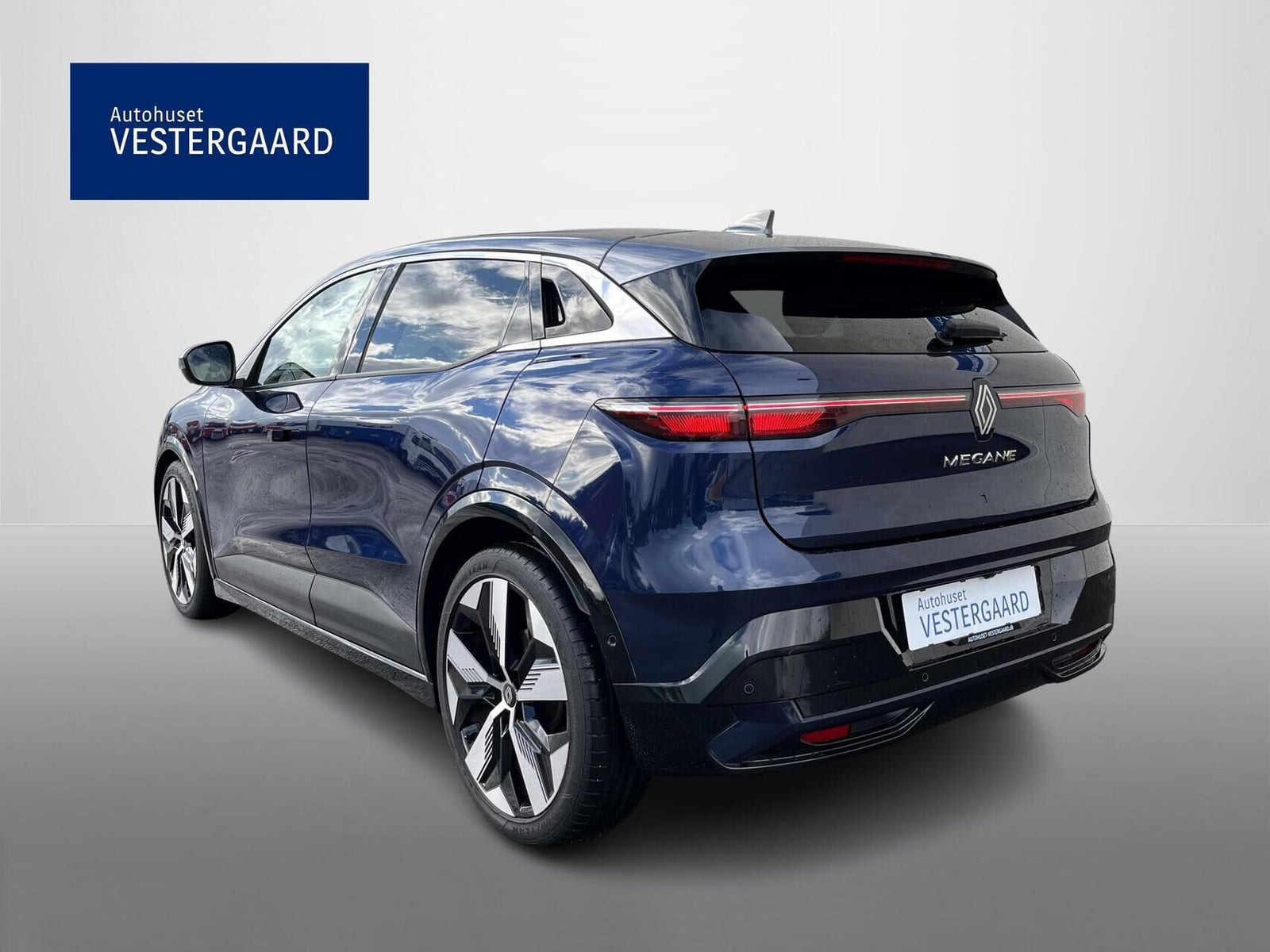 Blå Renault Megane E-Tech fra 2023