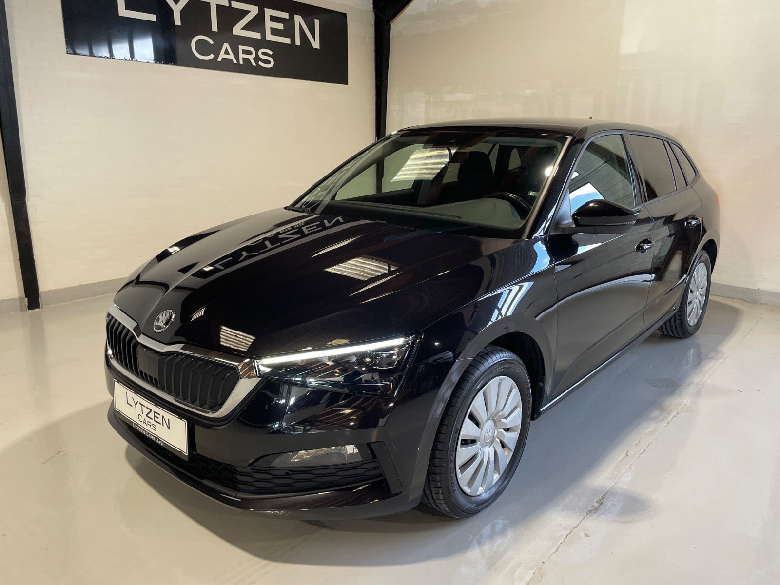 Sort Skoda Scala fra 2022