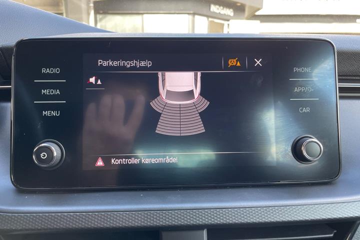 Sort Skoda Scala fra 2022