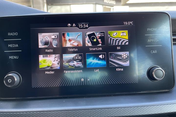Sort Skoda Scala fra 2022