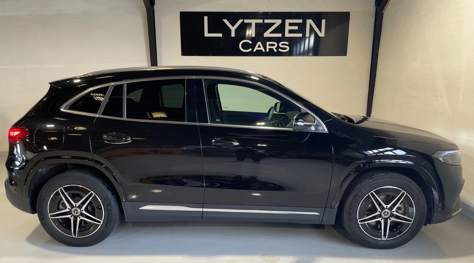 Sort Mercedes EQA250+ fra 2024