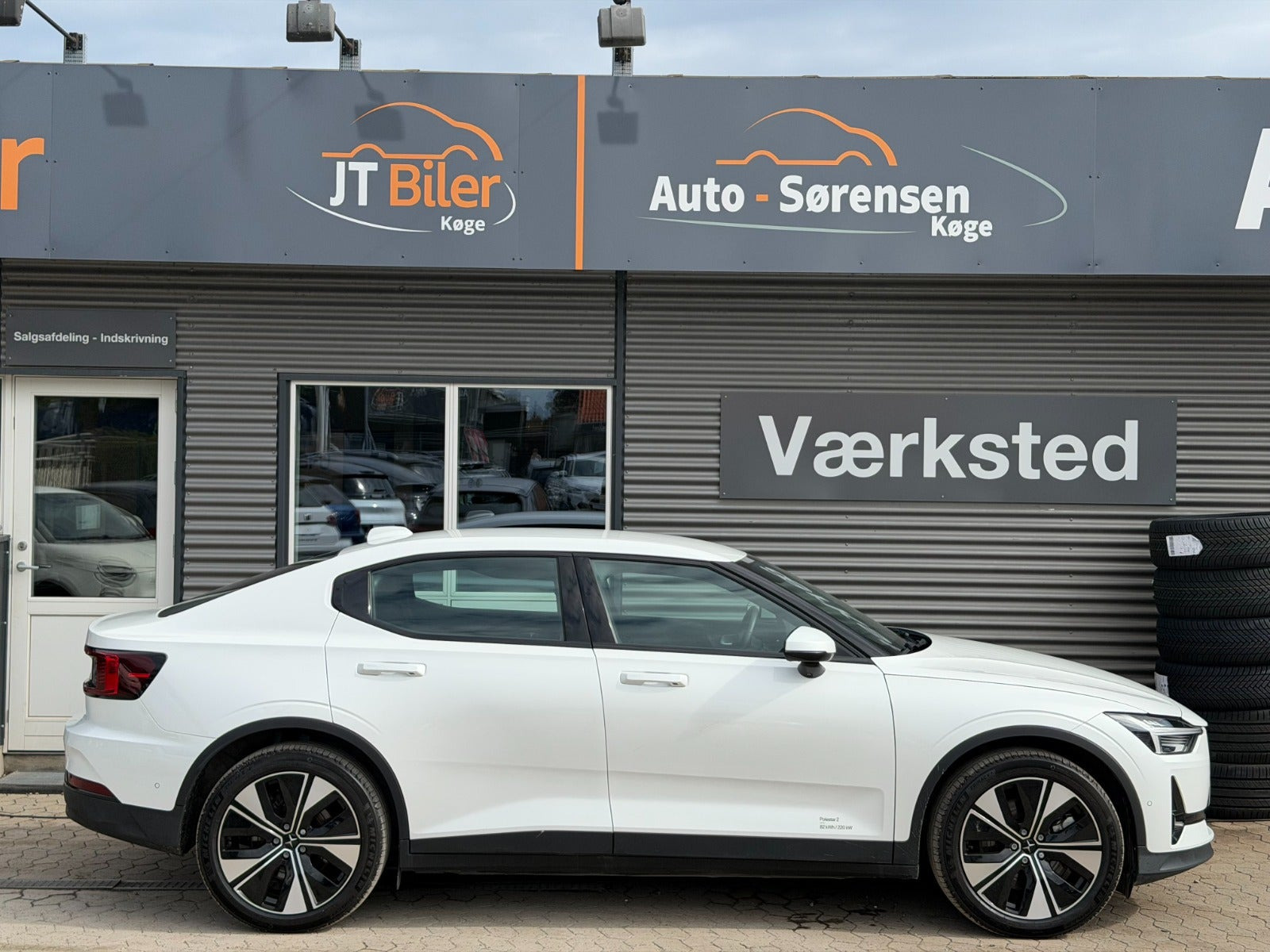 Hvid Polestar 2 fra 2024