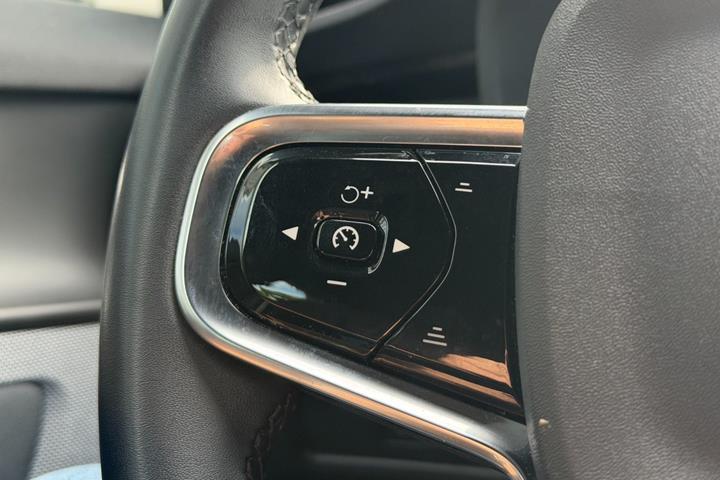 Hvid Polestar 2 fra 2024
