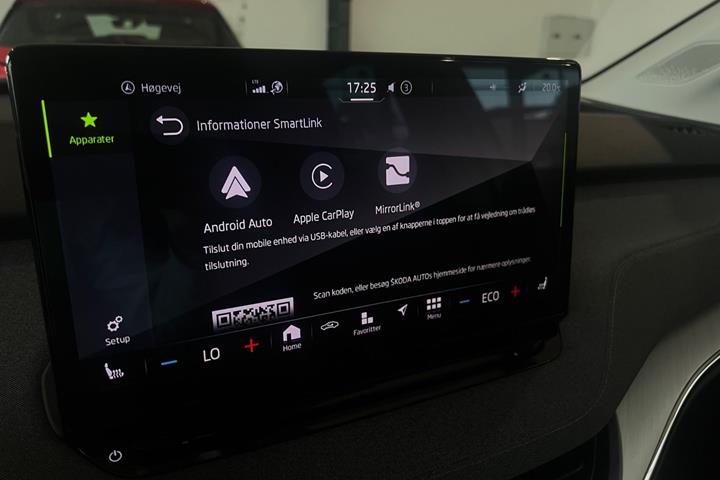 Hvid Skoda Enyaq fra 2023