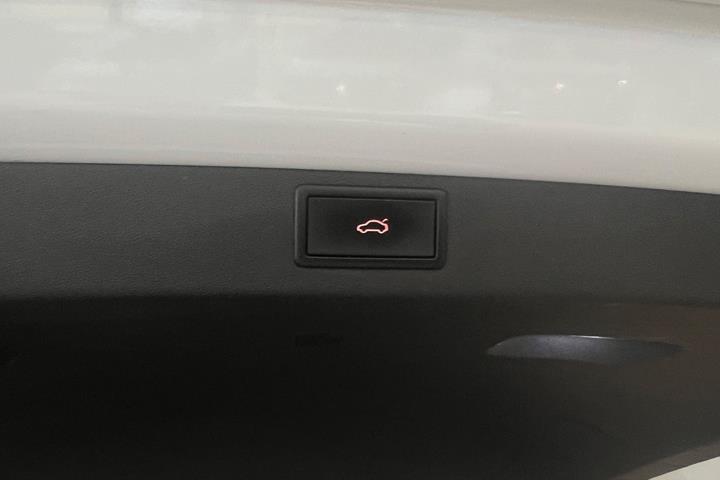 Hvid Skoda Enyaq fra 2023