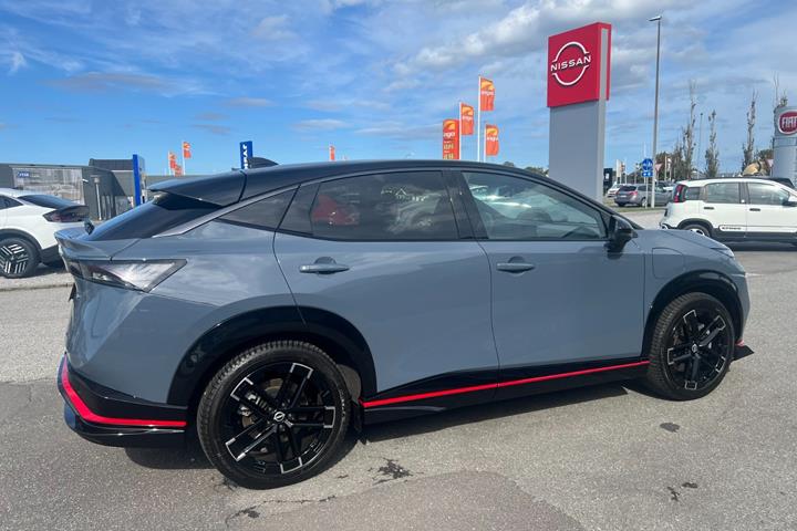 Sort Nissan Ariya fra 2025