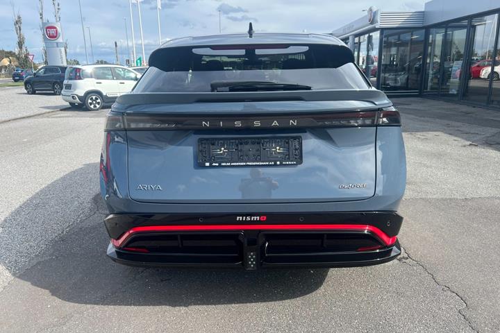 Sort Nissan Ariya fra 2025
