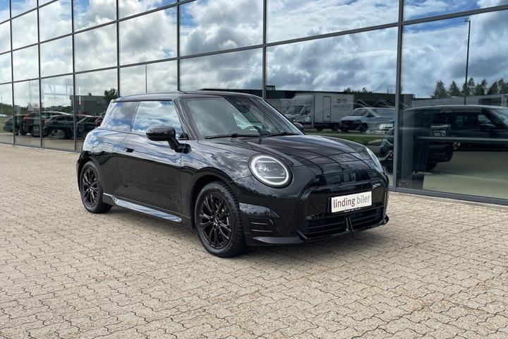 Sort Mini Cooper SE fra 2025