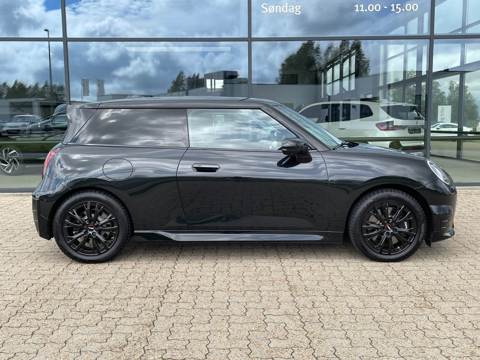 Sort Mini Cooper SE fra 2025