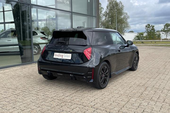 Sort Mini Cooper SE fra 2025