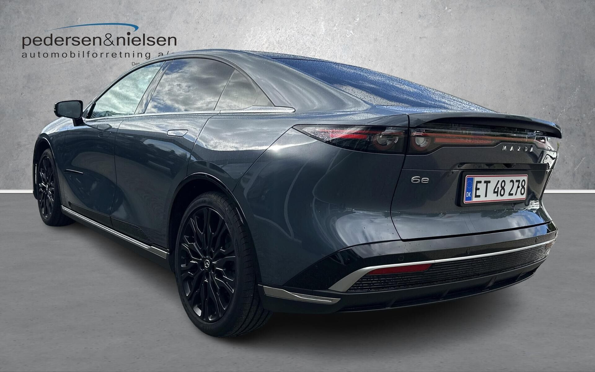 Grå Mazda 6e fra 2026