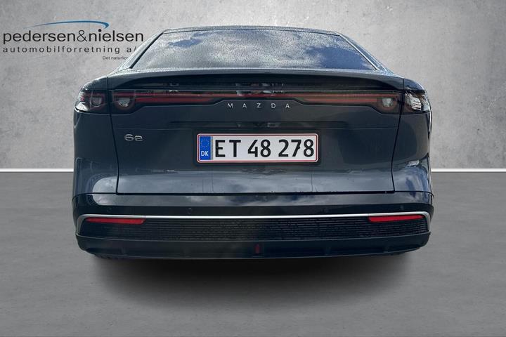 Grå Mazda 6e fra 2026