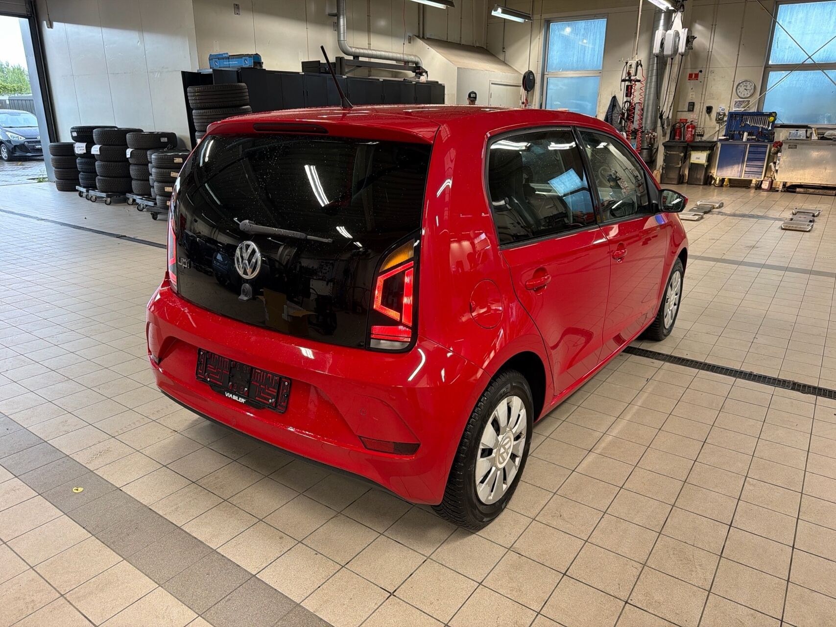 Rød VW up fra 2018
