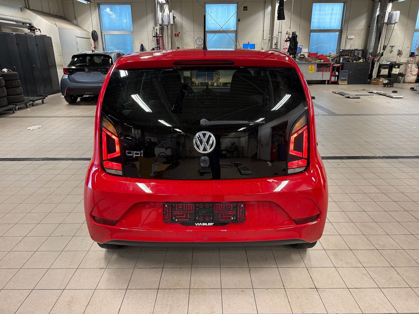 Rød VW up fra 2018