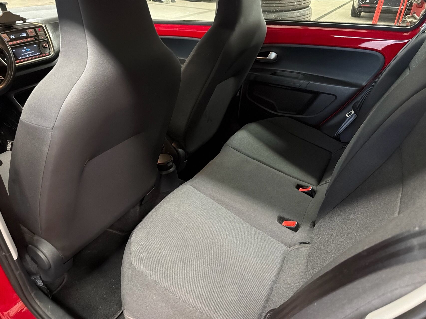 Rød VW up fra 2018
