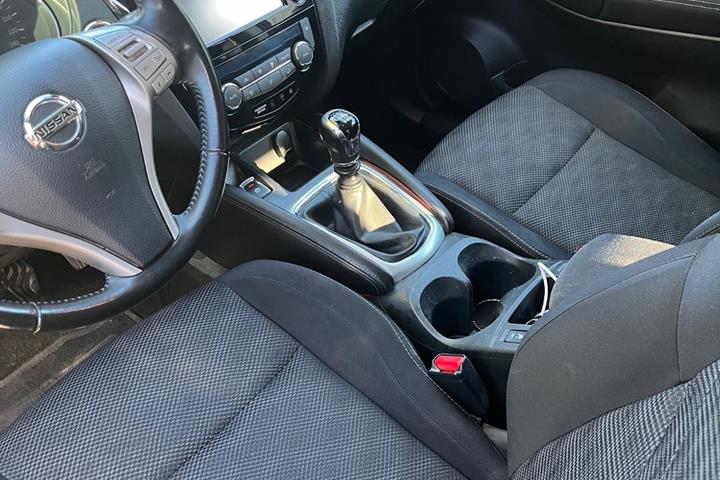 Sort Nissan Qashqai fra 2016